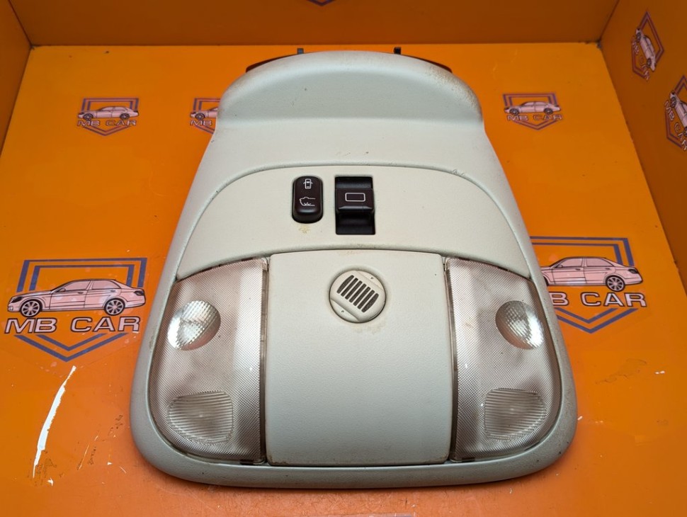 Плафон салона MERCEDES-BENZ M-класс W163 рестайлинг (2001 - 2005) фото 1 &mdash; Разборка Мерседес