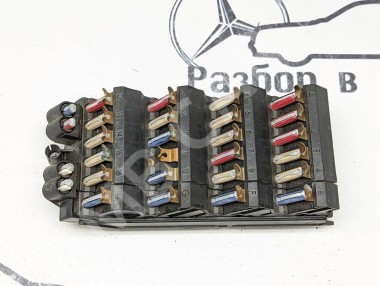 Блок предохранителей MERCEDES-BENZ W124 W124/S124/C124/A124 (1984 - 1993) — Разборка Мерседес