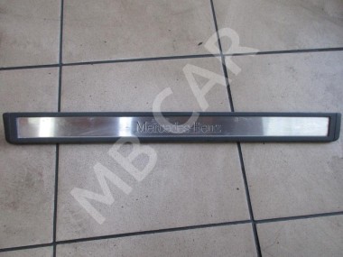 Накладка порога внутренняя MERCEDES-BENZ E-класс W211/S211 (2002 - 2006) — Разборка Мерседес