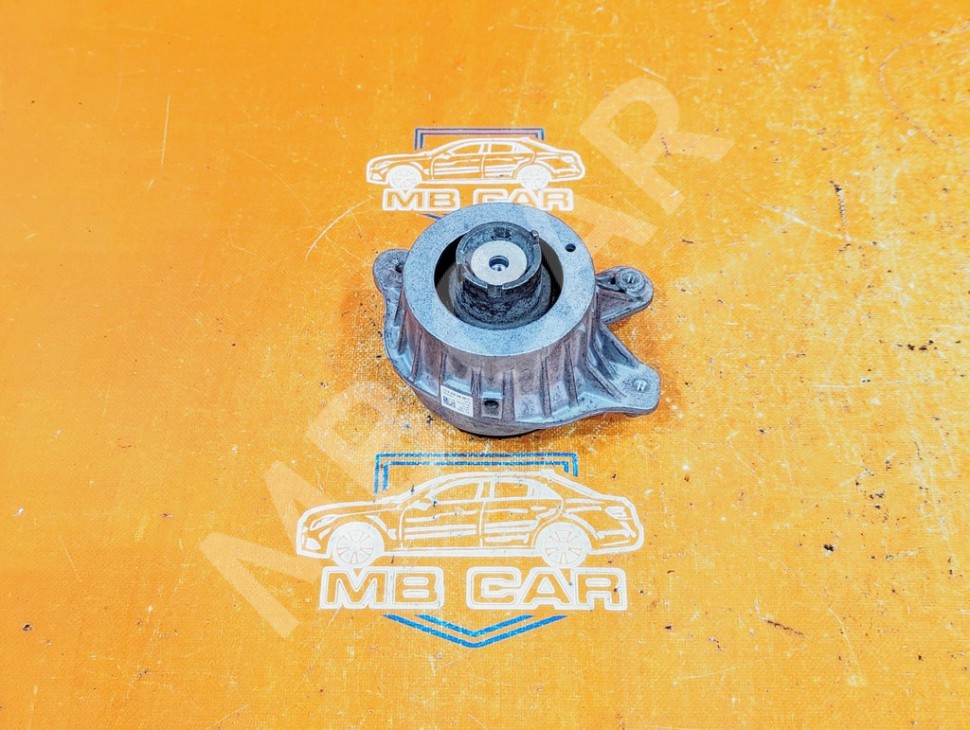 Опора двигателя MERCEDES-BENZ C-класс W205/S205/C205/A205 (2014 - 2018) фото 1 — Разборка Мерседес