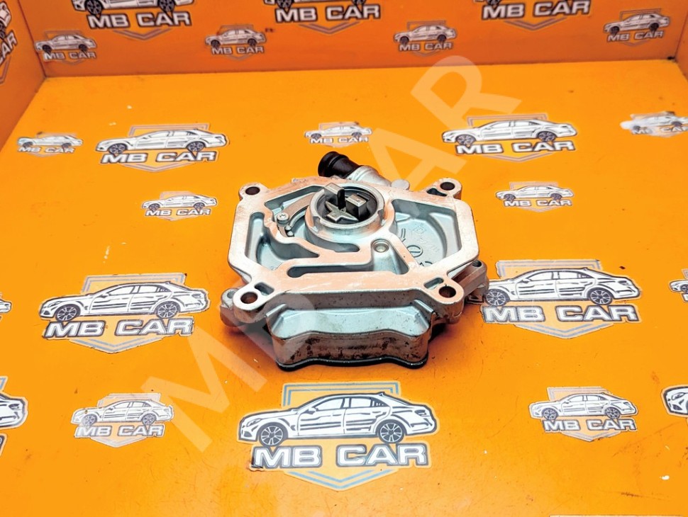 Насос вакуумный MERCEDES-BENZ C-класс W205/S205/C205/A205 (2014 - 2018) фото 1 &mdash; Разборка Мерседес