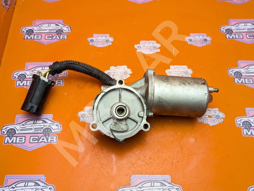 Моторчик раздаточной коробки MERCEDES-BENZ M-класс W163 (1997 - 2001) фото 1 &mdash; Разборка Мерседес