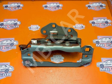 Петля капота MERCEDES-BENZ C-класс W204/S204 (2006 - 2011) — Разборка Мерседес