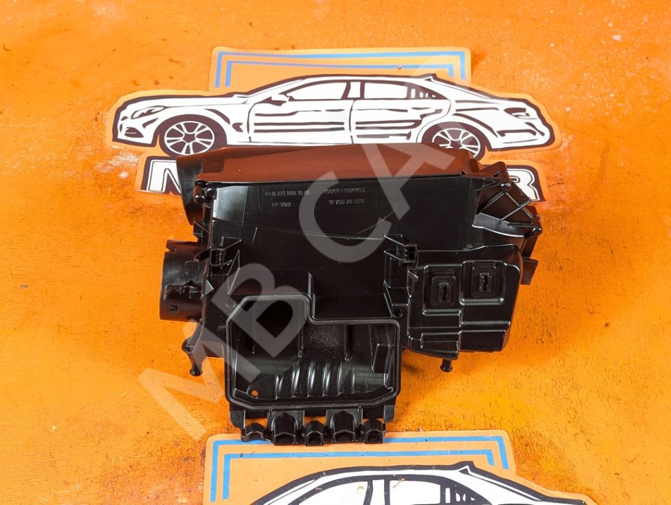 Корпус воздушного фильтра MERCEDES-BENZ C-класс W204/S204 (2006 - 2011) фото 1 &mdash; Разборка Мерседес