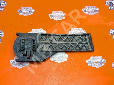 Кронштейн радиатора MERCEDES-BENZ CLA-класс C117/X117 рестайлинг (2016 - 2019) &mdash; Разборка Мерседес