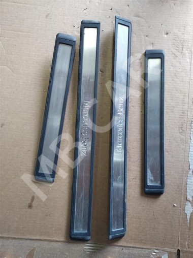 Накладка порога внутренняя MERCEDES-BENZ E-класс W211/S211 (2002 - 2006) — Разборка Мерседес