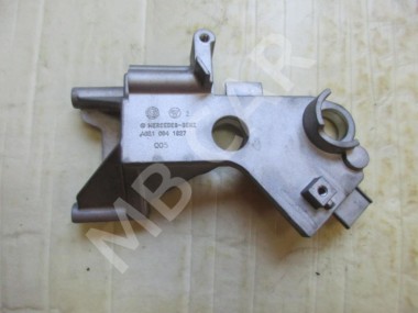 Кронштейн корпуса воздушного фильтра MERCEDES-BENZ C-класс W205/S205/C205/A205 (2014 - 2018) — Разборка Мерседес