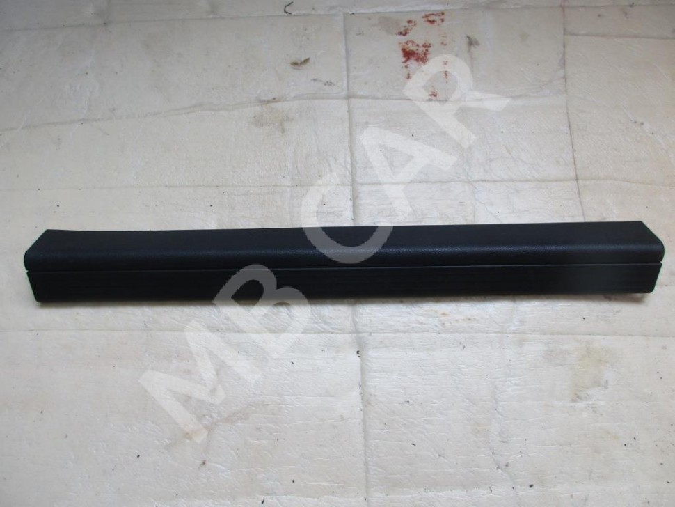 Накладка порога внутренняя MERCEDES-BENZ C-класс W204/S204 (2006 - 2011) фото 1 — Разборка Мерседес