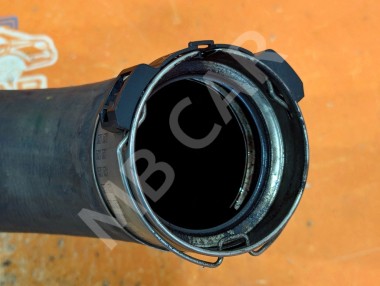 Патрубок интеркулера MERCEDES-BENZ C-класс W204/S204 (2006 - 2011) — Разборка Мерседес