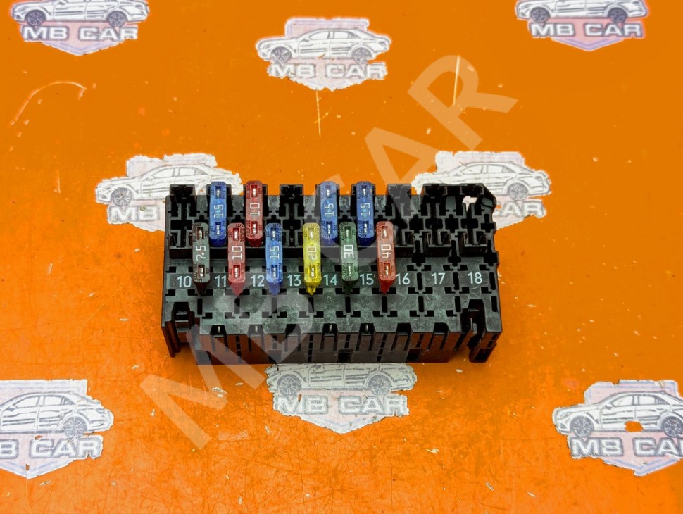 Блок предохранителей MERCEDES-BENZ E-класс W210/S210 (1995 - 1999) фото 1 — Разборка Мерседес