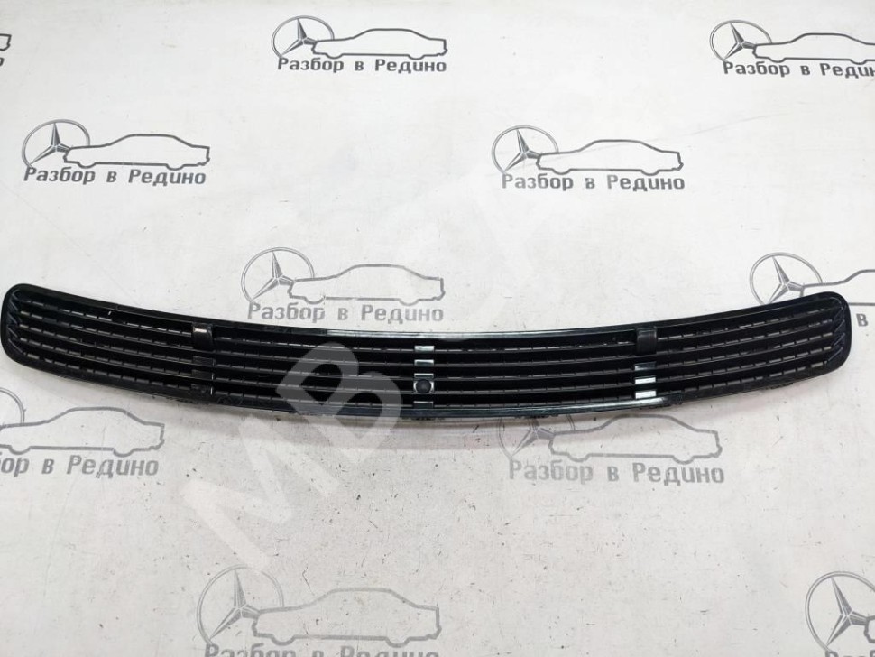 Решетка капота MERCEDES-BENZ E-класс W211/S211 (2002 - 2006) фото 1 &mdash; Разборка Мерседес