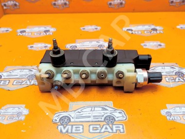 Блок клапанов пневмоподвески MERCEDES-BENZ S-класс W220 (1998 - 2005) &mdash; Разборка Мерседес