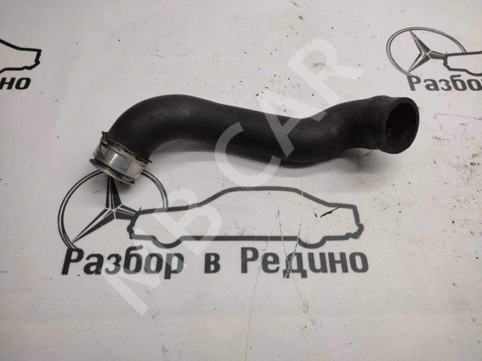 Патрубок радиатора MERCEDES-BENZ C-класс W203/S203/CL203 (2000 - 2004) фото 1 — Разборка Мерседес