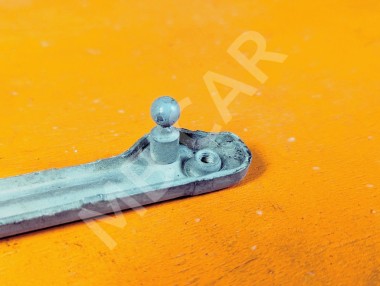 Петля капота MERCEDES-BENZ CLK-класс C208/A208 (1997 - 2000) &mdash; Разборка Мерседес