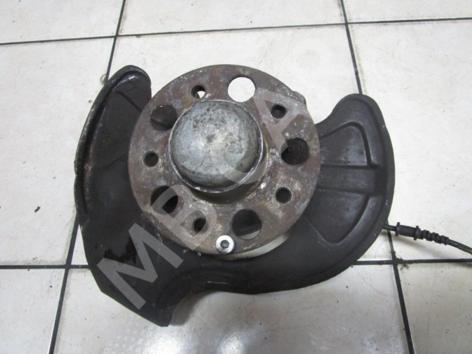 Кулак поворотный передний правый MERCEDES-BENZ C-класс W203/S203/CL203 (2000 - 2004) фото 1 — Разборка Мерседес