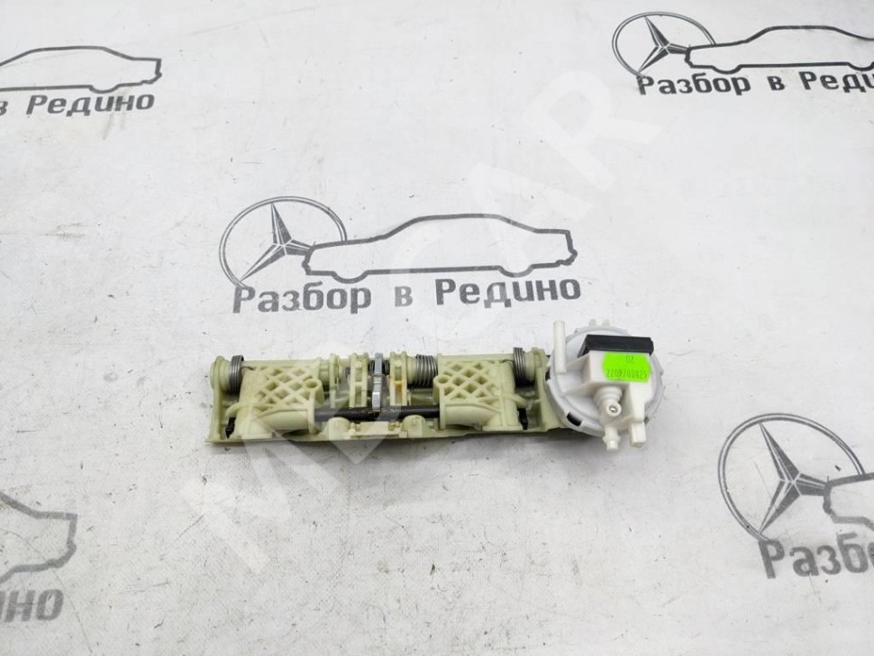 Механизм подголовника MERCEDES-BENZ S-класс W220 рестайлинг (2002 - 2005) фото 1 &mdash; Разборка Мерседес