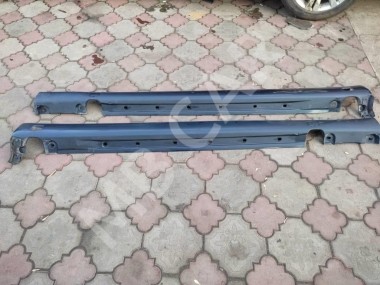 Порог пластиковый правый MERCEDES-BENZ S-класс W220 (1998 - 2005) — Разборка Мерседес