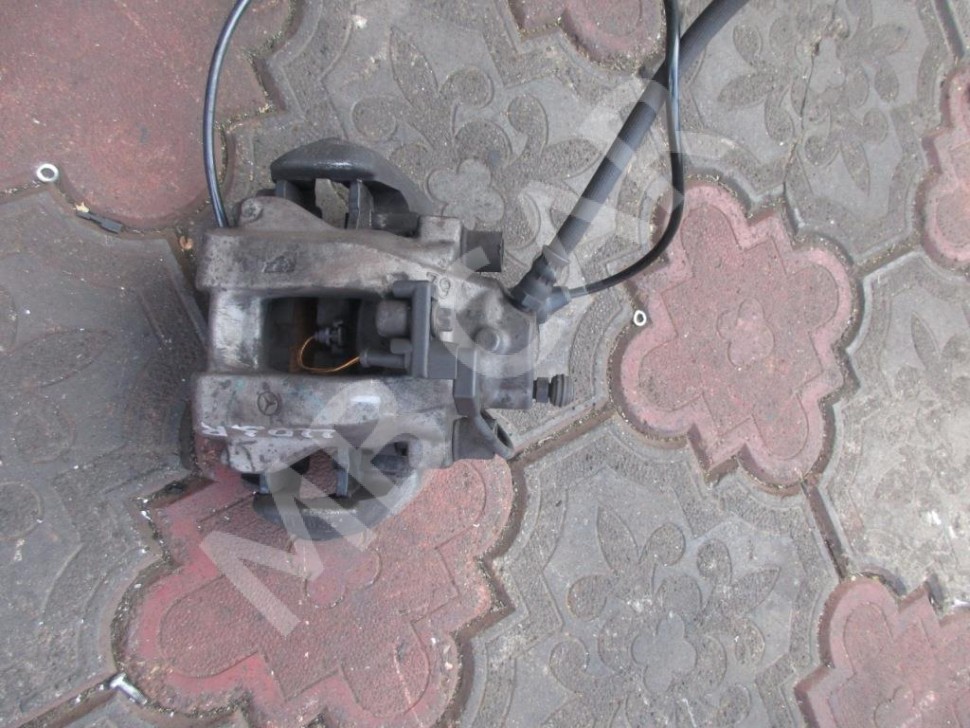 Суппорт задний правый MERCEDES-BENZ S-класс W220 рестайлинг (2002 - 2005) фото 1 — Разборка Мерседес