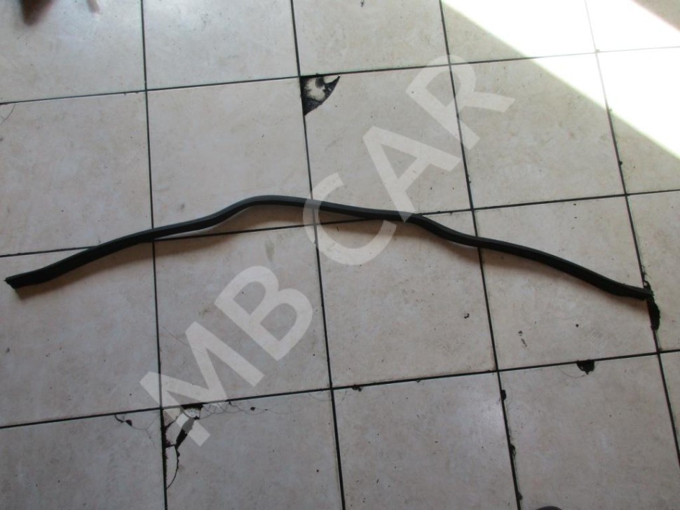 Уплотнитель моторного отсека MERCEDES-BENZ M-класс W164 (2005 - 2008) фото 1 — Разборка Мерседес