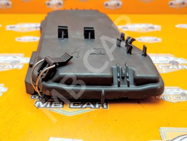 Крышка блока предохранителей MERCEDES-BENZ C-класс W204/S204 (2006 - 2011) — Разборка Мерседес