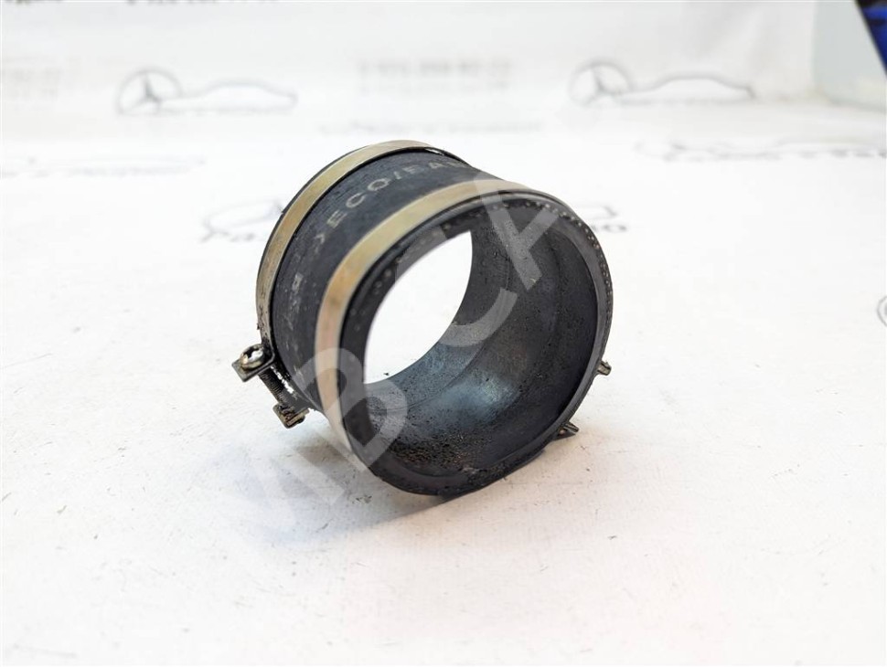 Шланг впускного колектора MERCEDES-BENZ W124 W124/S124/C124/A124 (1984 - 1993) фото 1 — Разборка Мерседес