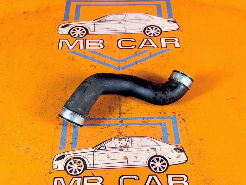 Патрубок интеркулера MERCEDES-BENZ S-класс W220 рестайлинг (2002 - 2005) S 320 CDI 3.2 AT (204 л.с.) фото 1 &mdash; Разборка Мерседес