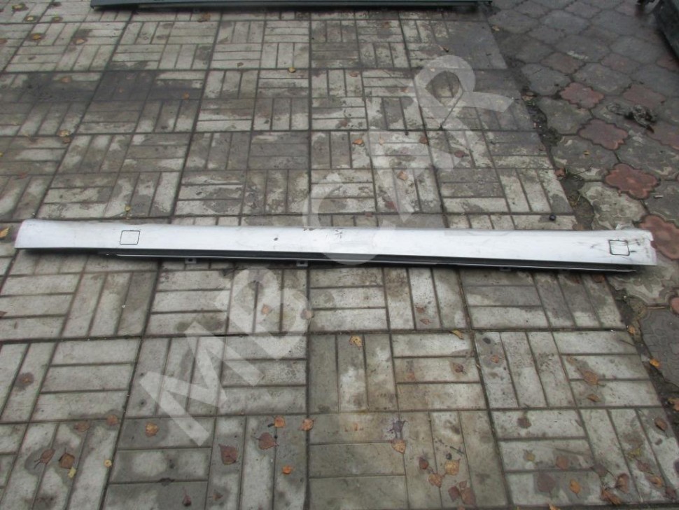 Порог пластиковый правый MERCEDES-BENZ S-класс W220 (1998 - 2005) фото 1 — Разборка Мерседес