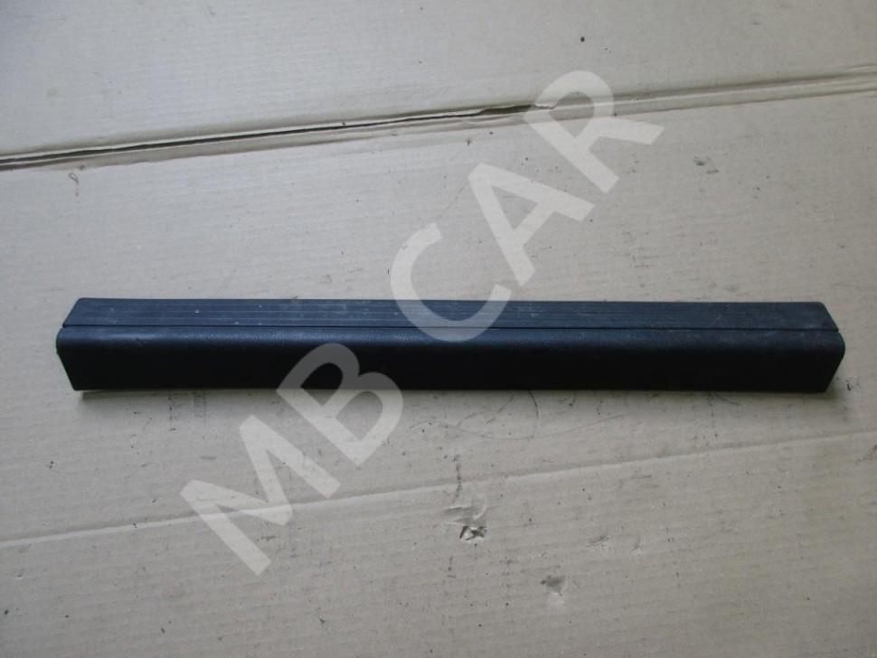 Накладка порога внутренняя MERCEDES-BENZ C-класс W204/S204 (2006 - 2011) фото 1 — Разборка Мерседес