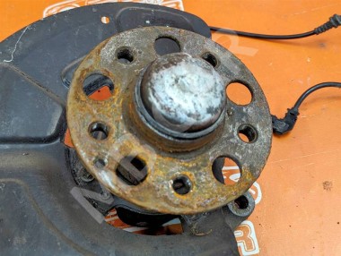 Кулак поворотный передний левый MERCEDES-BENZ E-класс W212/S212/C207/A207 (2009 - 2013) — Разборка Мерседес