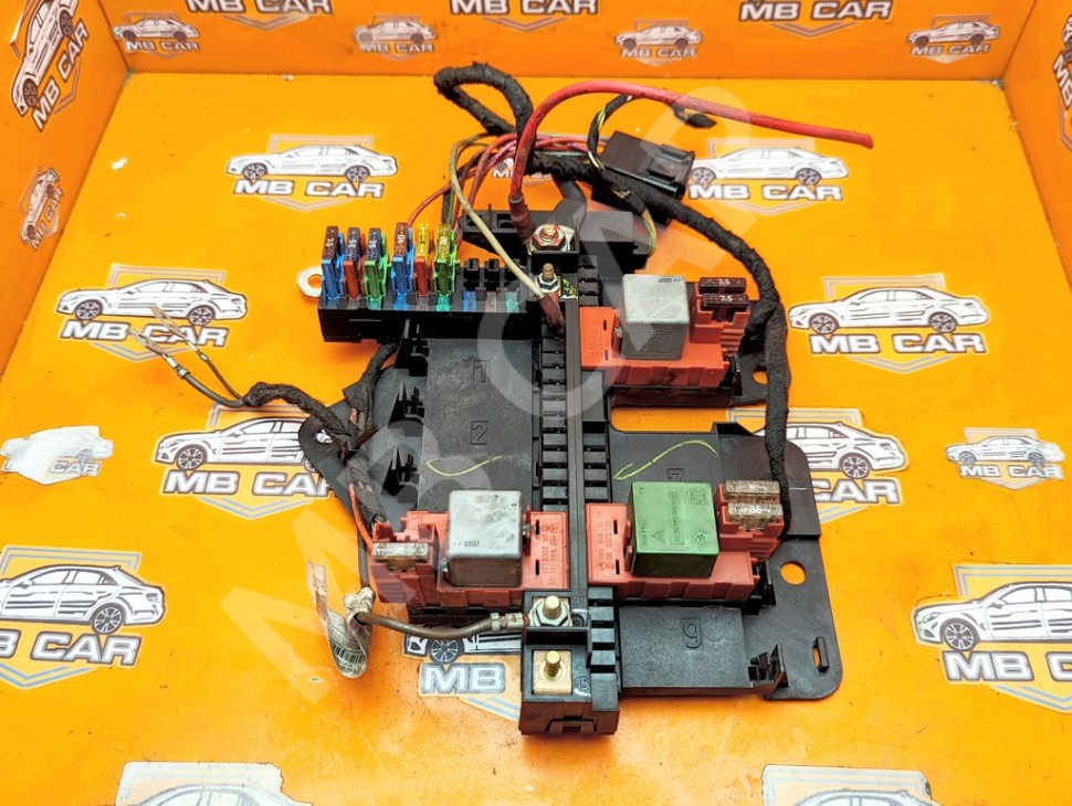 Блок предохранителей MERCEDES-BENZ M-класс W163 (1997 - 2001) фото 1 &mdash; Разборка Мерседес