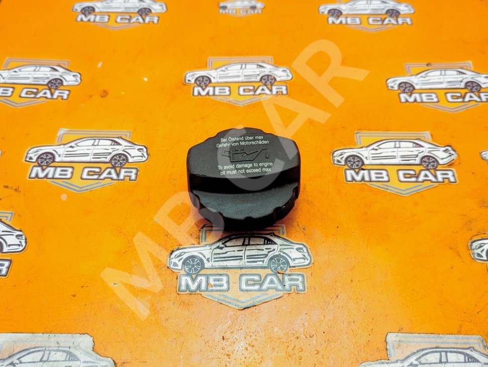 Крышка маслозаливной горловины MERCEDES-BENZ A-класс W168 (1997 - 2001) фото 1 &mdash; Разборка Мерседес
