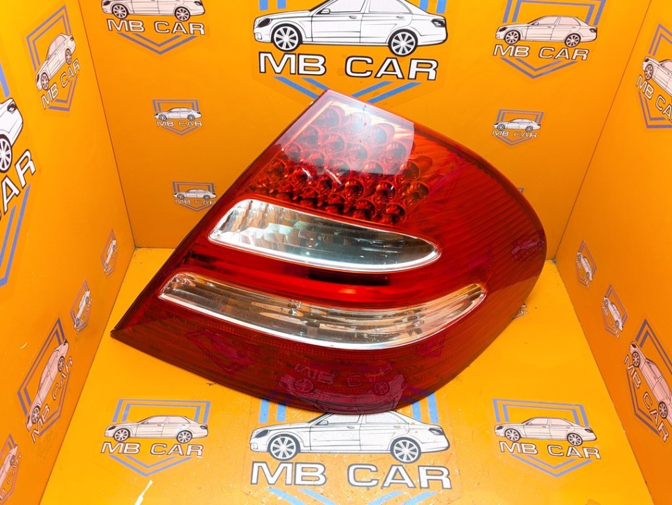 Фонарь задний правый MERCEDES-BENZ E-класс W211/S211 (2002 - 2006) фото 1 &mdash; Разборка Мерседес