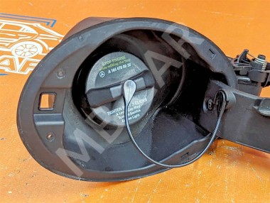 Лючок топливного бака MERCEDES-BENZ R-класс W251 (2005 - 2007) — Разборка Мерседес