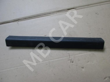 Накладка порога внутренняя MERCEDES-BENZ C-класс W204/S204 (2006 - 2011) — Разборка Мерседес