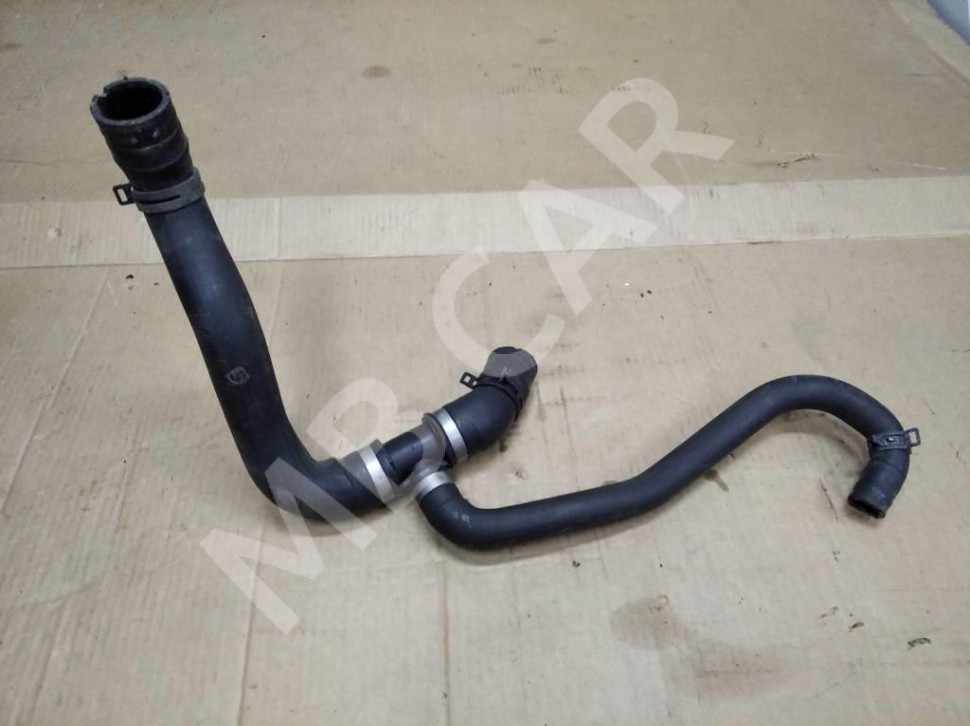 Патрубок радиатора MERCEDES-BENZ B-класс W246 рестайлинг (2014 - 2018) фото 1 — Разборка Мерседес