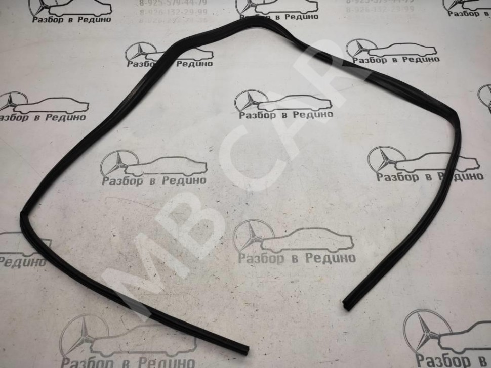 Уплотнитель капота MERCEDES-BENZ E-класс W211/S211 (2002 - 2006) фото 1 — Разборка Мерседес