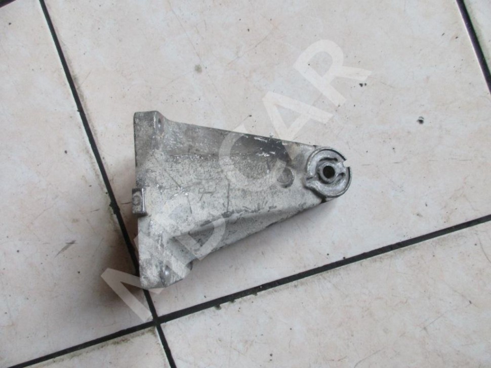 Лапа правая MERCEDES-BENZ W124 W124/S124/C124/A124 (1984 - 1993) фото 1 &mdash; Разборка Мерседес