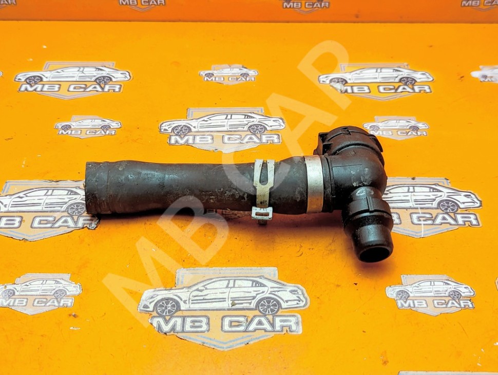 Патрубок ОЖ MERCEDES-BENZ CLA-класс C118/X118 (2019 - 2023) фото 1 &mdash; Разборка Мерседес