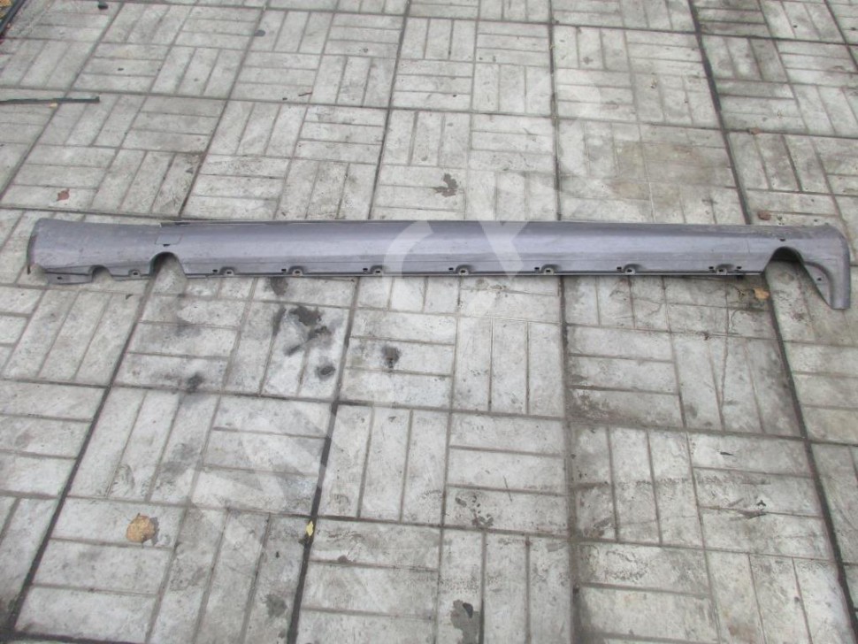 Порог пластиковый левый MERCEDES-BENZ W124 W124/S124/C124/A124 (1984 - 1993) фото 1 — Разборка Мерседес