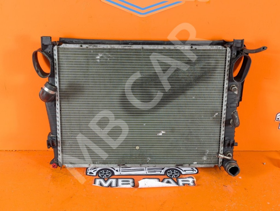 Радиатор MERCEDES-BENZ S-класс W220 (1998 - 2005) фото 1 &mdash; Разборка Мерседес