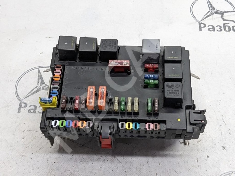 Блок предохранителей MERCEDES-BENZ S-класс W221 (2005 - 2009) фото 1 — Разборка Мерседес
