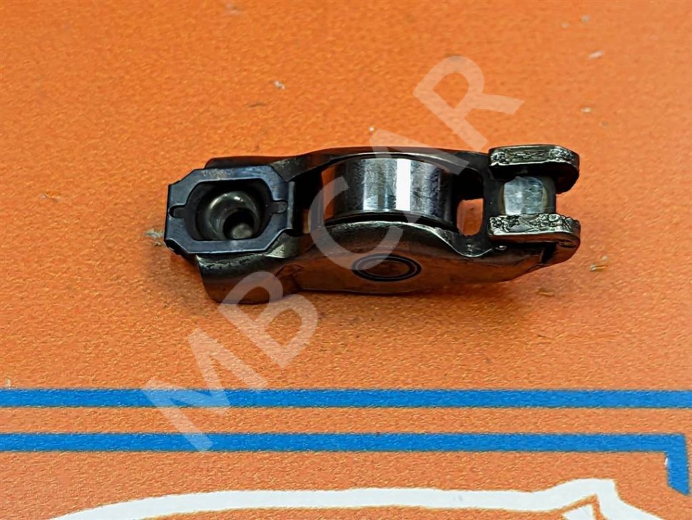 Коромысло клапана ГРМ MERCEDES-BENZ M-класс W164 (2005 - 2008) фото 1 &mdash; Разборка Мерседес