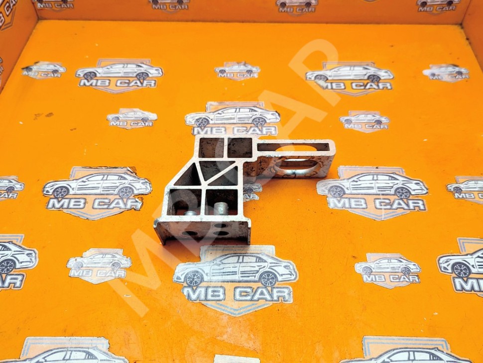 Кронштейн радиатора MERCEDES-BENZ GLC-класс X253 рестайлинг (2019 - 2025) фото 1 &mdash; Разборка Мерседес