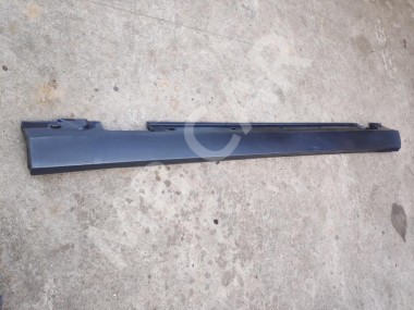 Порог пластиковый левый MERCEDES-BENZ E-класс W212/S212/C207/A207 (2009 - 2013) — Разборка Мерседес