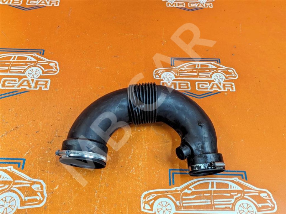 Патрубок воздушный MERCEDES-BENZ E-класс W210/S210 (1995 - 1999) фото 1 &mdash; Разборка Мерседес