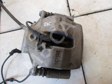 Суппорт передний правый MERCEDES-BENZ C-класс W204/S204 (2006 - 2011) — Разборка Мерседес