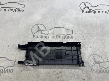 Крышка блока предохранителей MERCEDES-BENZ A-класс W176 (2012 - 2015) — Разборка Мерседес