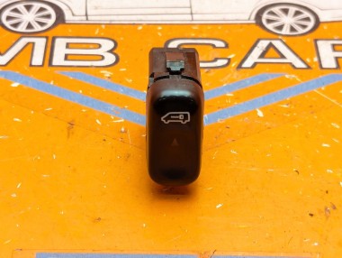 Кнопка центрального замка MERCEDES-BENZ V-класс W638/W639 (1996 - 2003) V 220 2.1 D AT (122 л.с.) &mdash; Разборка Мерседес
