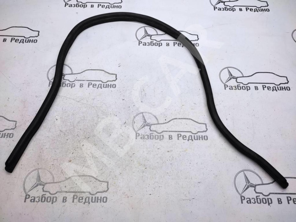 Уплотнитель капота MERCEDES-BENZ S-класс W140 (1991 - 1998) фото 1 — Разборка Мерседес