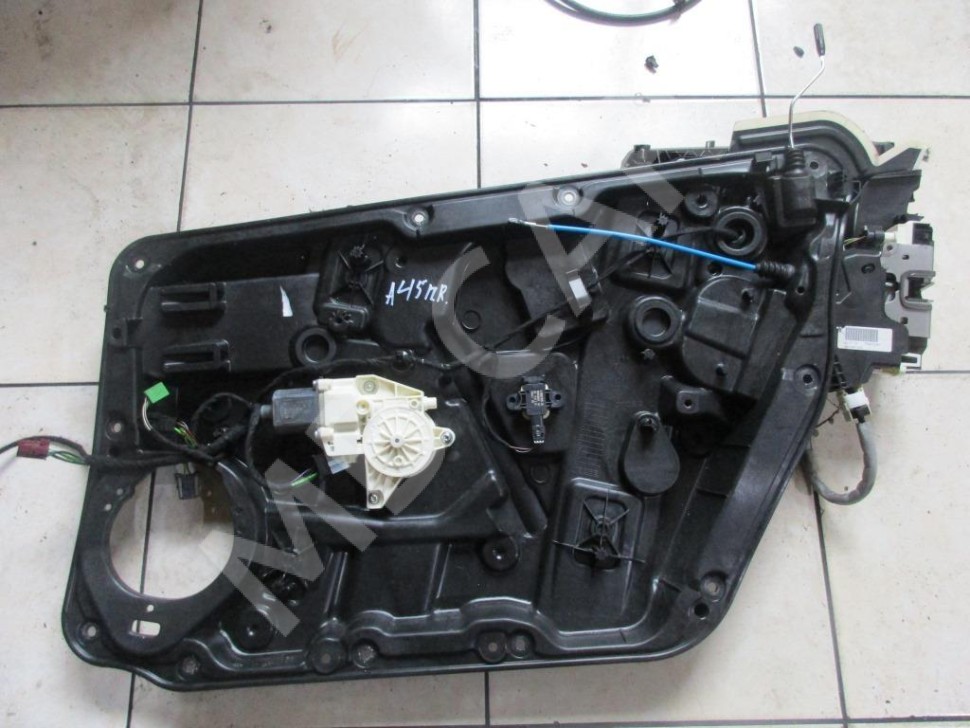 Стеклоподъемник передний правый MERCEDES-BENZ A-класс AMG W176 (2013 - 2015) фото 1 — Разборка Мерседес